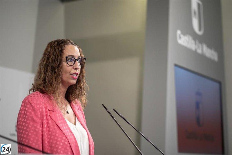 Simón solicita a la FEMP que promueva la protección contra la violencia de género en los municipios.