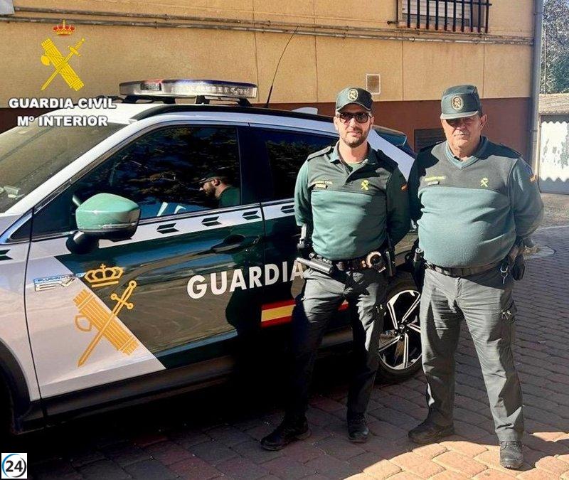 Guardia Civil salva a tres afectados por intoxicación de monóxido de carbono en Villapalacios.