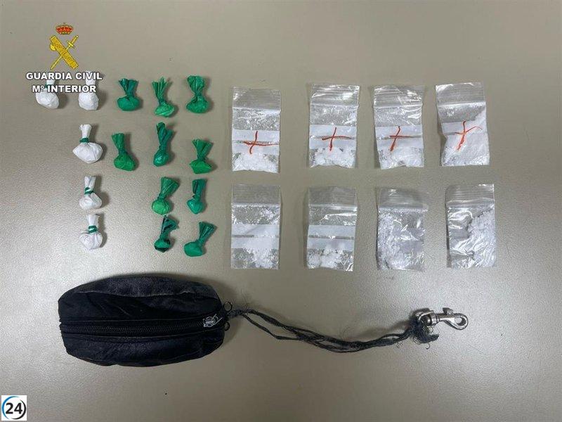 Detienen a un hombre en un establecimiento de Sigüenza con 23 dosis de cocaína.