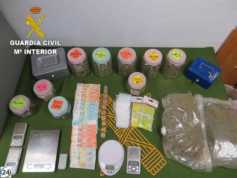 Desmantelan un narcopunto en un club de cannabis en Tarancón; arrestan a dos mujeres.