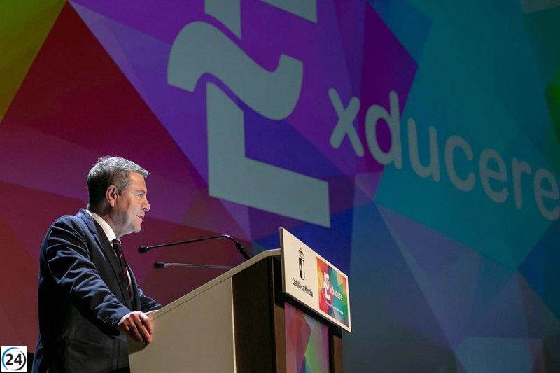 Page aboga por una educación innovadora y alerta sobre el peligro del 