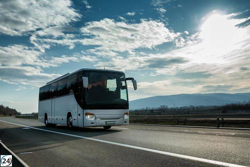 Junta lanza programa de apoyo al transporte escolar con ayudas anuales entre 350 y 992 euros.