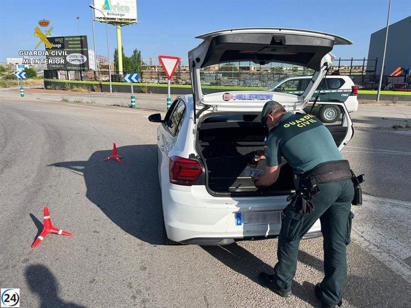 Detenido en Torija un hombre por llevar 4 tabletas de hachís y casi 3.000 euros en efectivo.