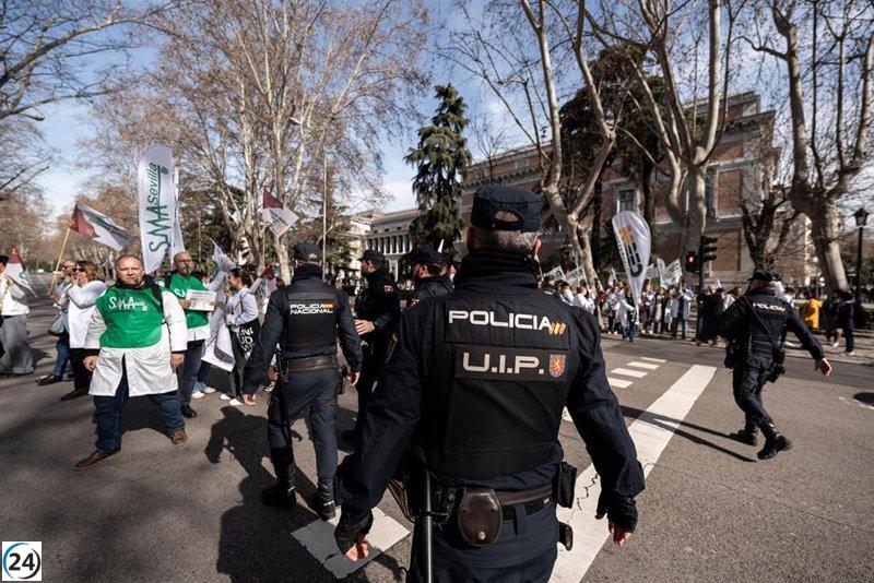 Médicos anuncian huelga nacional el 10 de octubre en demanda de un Estatuto Marco.