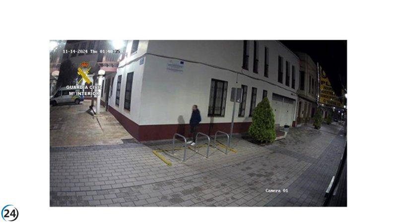 Capturan a ladrón habitual por robos en viviendas de Tomelloso.