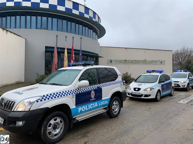Hombre arrestado por desorden público y exhibir cuchillos en La Calle de Cuenca.