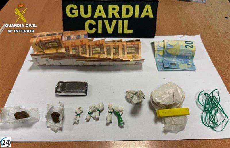 Arrestan en Villarrubio a dos personas con droga en una mochila.