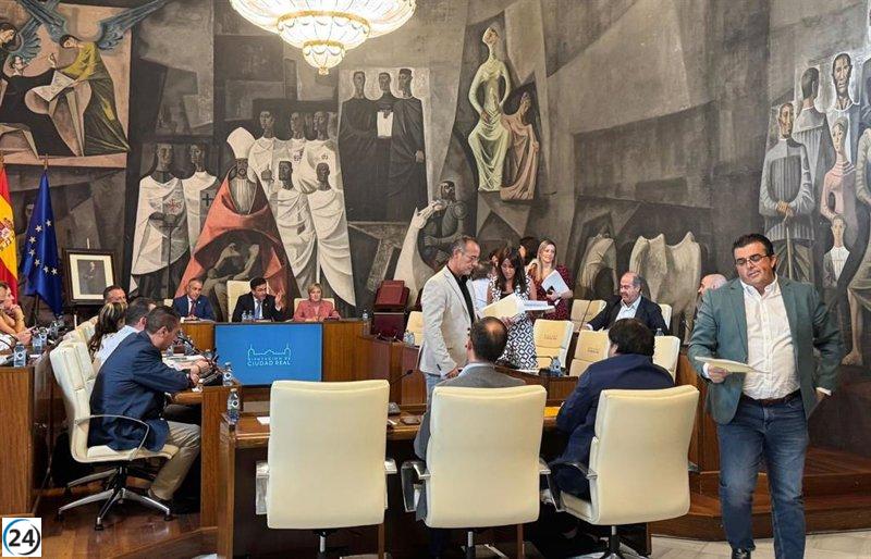 PSOE se retira del Pleno de Ciudad Real por agresiones verbales hacia su portavoz durante un acalorado debate.