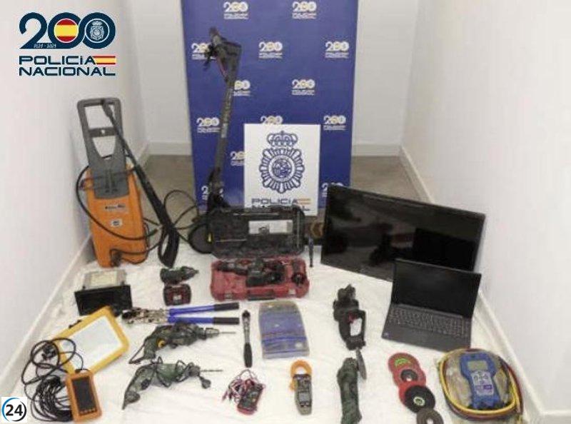 Operativo policial en Puertollano desmantela red de narcotráfico y arresta a nueve sospechosos.