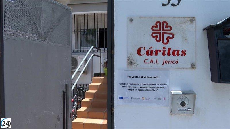 Cáritas Ciudad Real solicita urgentes recursos adicionales para apoyar a las personas en situación de calle en el centro Jericó.