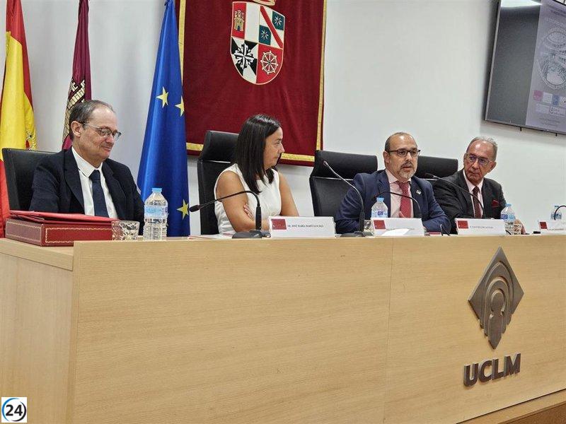 Bellido insta a reflexionar sobre el discurso de odio tras los ataques de Vox en el pleno.