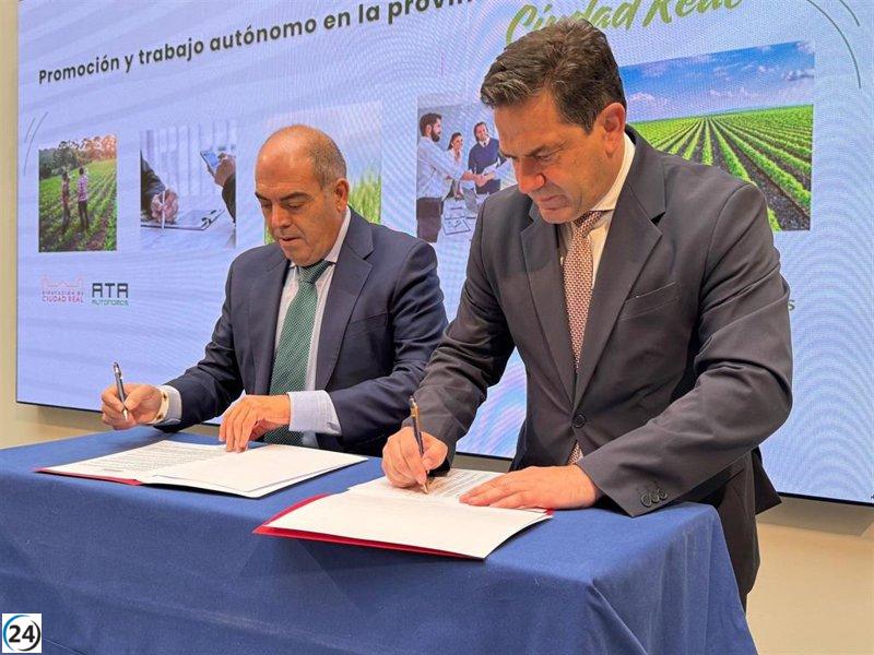 Colaboración entre Diputación de Ciudad Real y ATA para fortalecer el emprendimiento y apoyar a autónomos en la región.