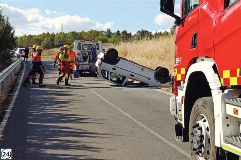 Conductor hospitalized después de accidente en la carretera de Nohales hacia Cuenca.