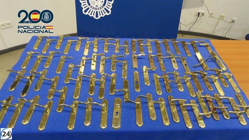 Atrapan en Talavera a ladrón que robó más de cien manillas de puertas.