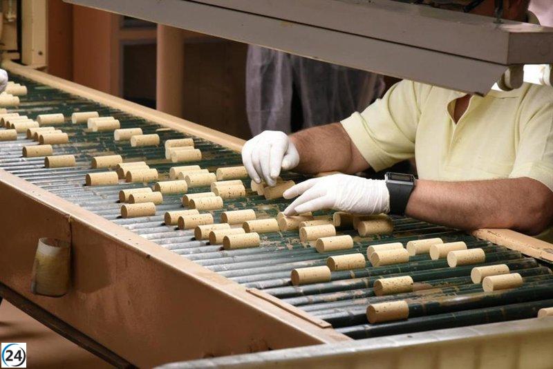 C-LM experimenta un crecimiento industrial del 0,4% en octubre, pero se queda atrás respecto al promedio nacional.