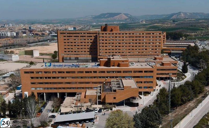 Accidente laboral en Guadalajara: un trabajador se lesiona al caer desde tres metros de altura.