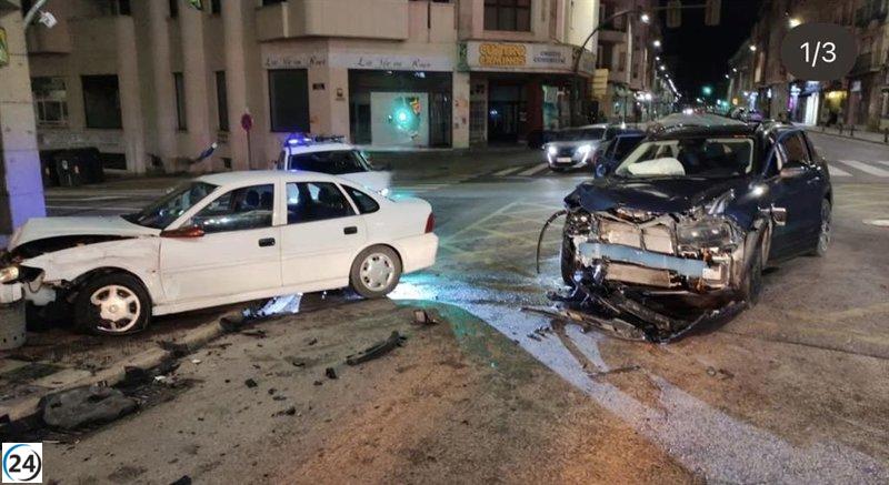 Accidente en Cuenca deja tres heridos tras choque entre dos vehículos en Cuatro Caminos.
