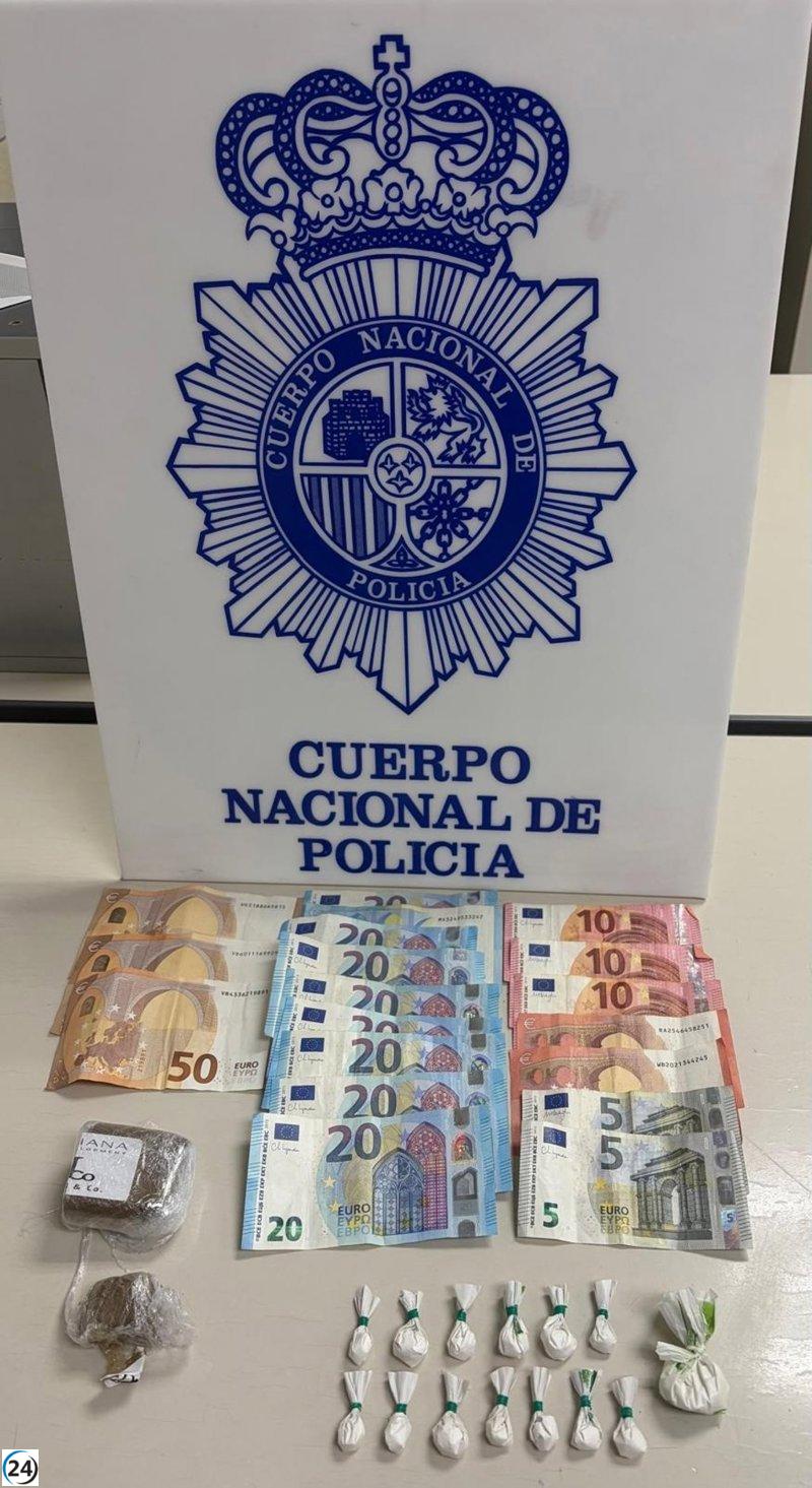 Capturan a un hombre en pleno intercambio de drogas en la calle de Guadalajara.