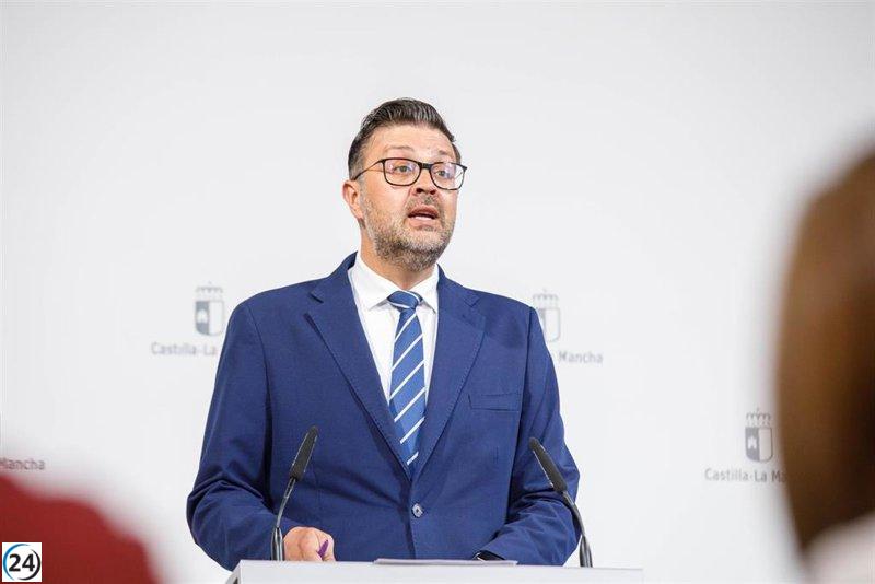 El consejero de Educación de C-LM espera reunirse pronto con Milagros Tolón tras su ascenso a ministra.