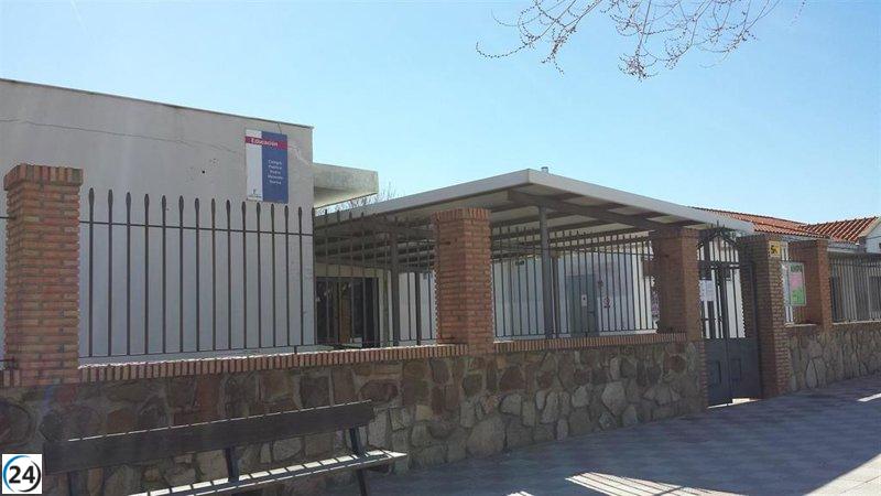 Madre denuncia agresiones de alumno en Olías, mientras Educación asegura haber respondido rápidamente.