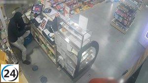 Detienen a dos hombres tras un robo de 2.600 euros en una gasolinera de Azuqueca de Henares.