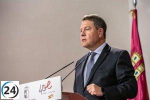 García-Page defiende el respeto hacia la Virgen del Rocío ante parodia televisiva.