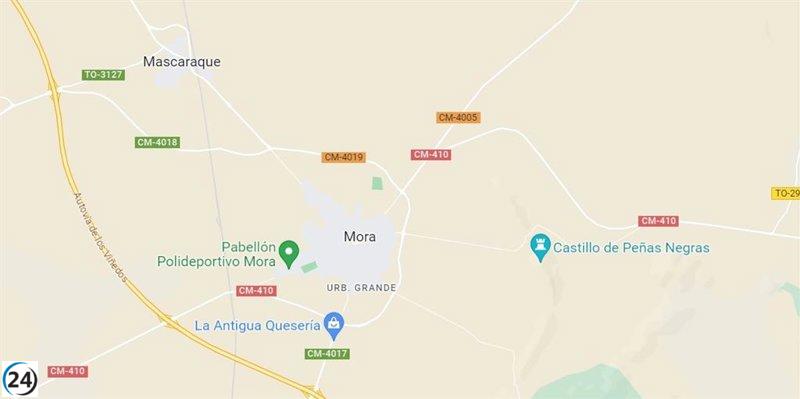 Bomberos combaten incendio en punto limpio de Mora.