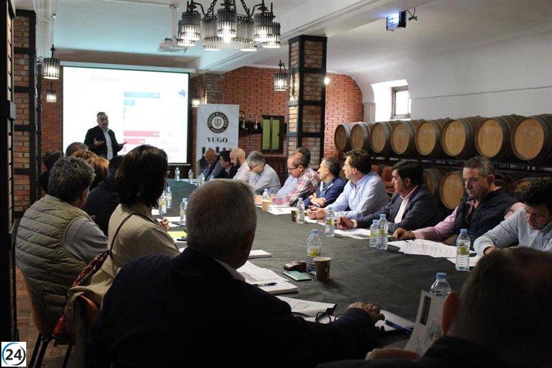 Cooperativas vitivinícolas de Castilla-La Mancha anticipan una cosecha de vid menor debido a la sequía.
