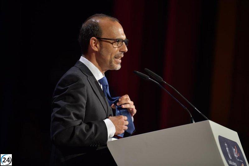 Bellido pide consenso ante desafíos en financiación autonómica y defensa del agua.