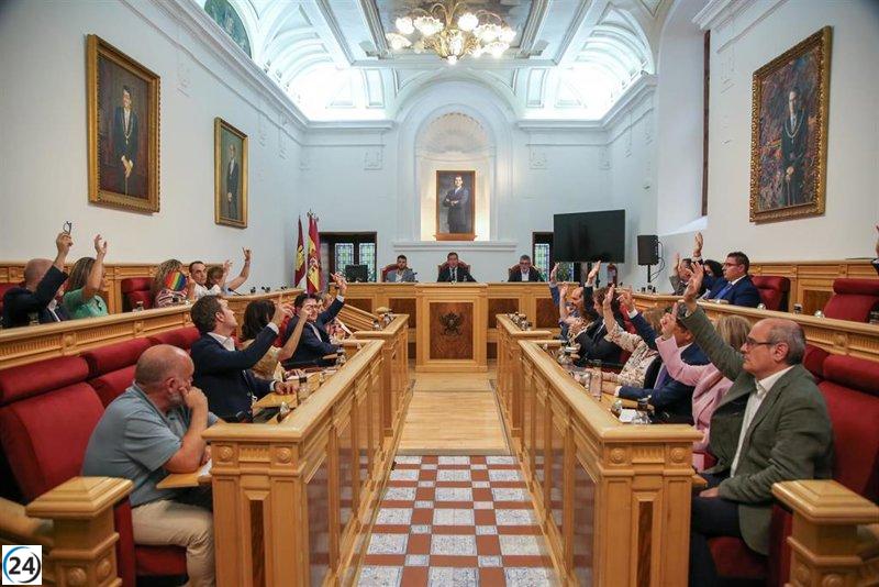 Ayuntamiento de Toledo se constituye por unanimidad, excepto el voto en contra de UP al reparto de personal técnico.