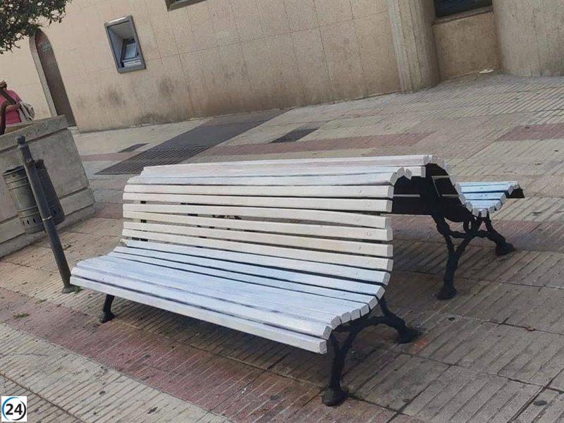 Vandalizan banderas LGTBI y Trans en bancos de Cuenca.