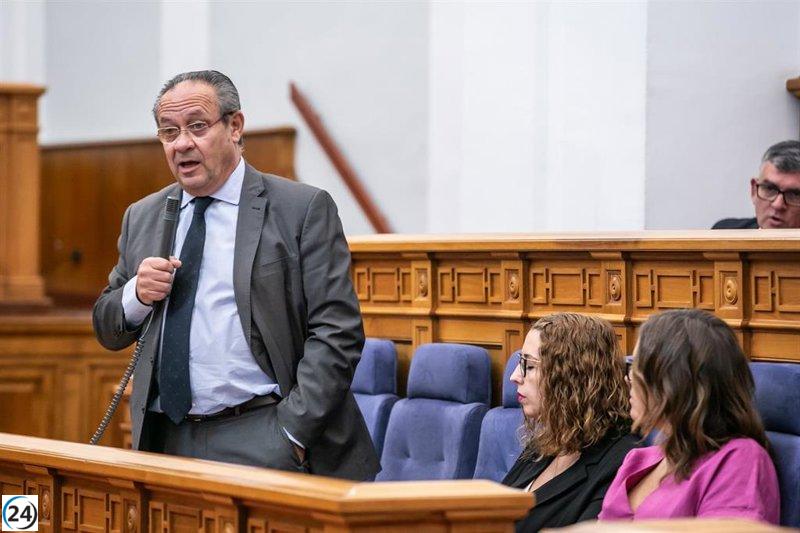 Ruiz Molina critica la postura negacionista de Vox respecto al cambio climático tras ser cuestionados sobre los efectos de la DANA.