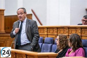 Ruiz Molina critica la postura negacionista de Vox respecto al cambio climático tras ser cuestionados sobre los efectos de la DANA.