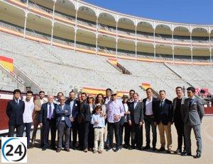 Dámaso González, diestro albaceteño, honrado con azulejo en Plaza de Toros de 'Las Ventas' en Madrid.