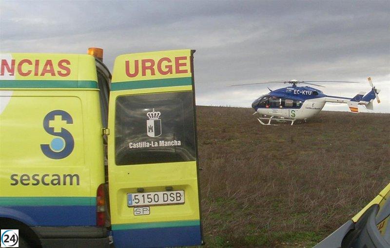 Herido grave tras caer de un tejado al cambiar tejas en Los Hinojosos